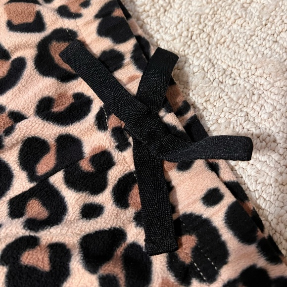 Printed Microfleece Pajama Top & Pajama Joggers Set for Girls. Small 6/7. - Picture 2 of 4